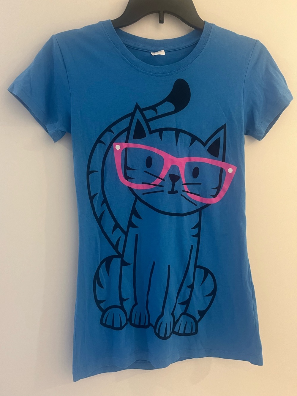 Blue Cat Graphic T-Shirt with Pink Glasses - Unbranded